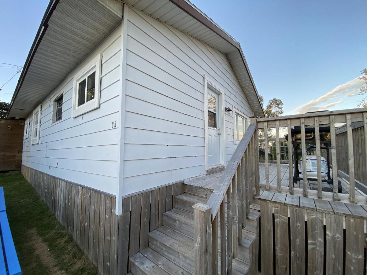 The Pines Motel And Cottages Rustico Экстерьер фото