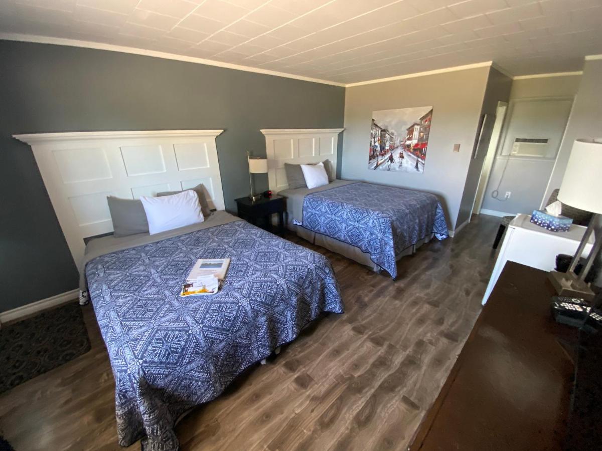 The Pines Motel And Cottages Rustico Экстерьер фото