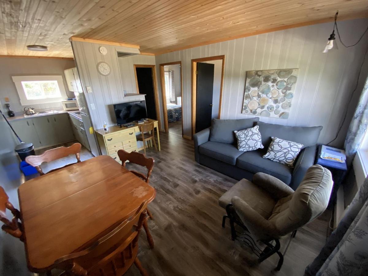 The Pines Motel And Cottages Rustico Экстерьер фото