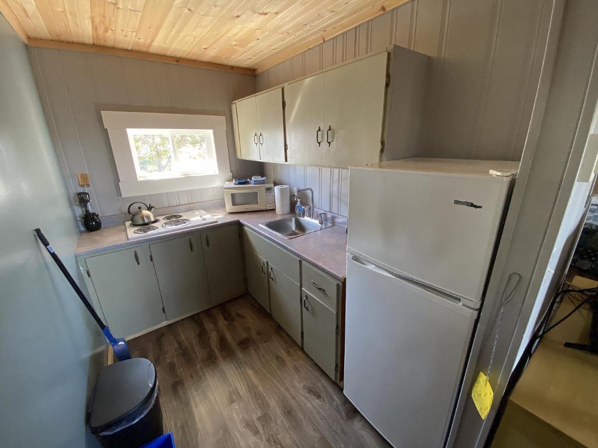 The Pines Motel And Cottages Rustico Экстерьер фото