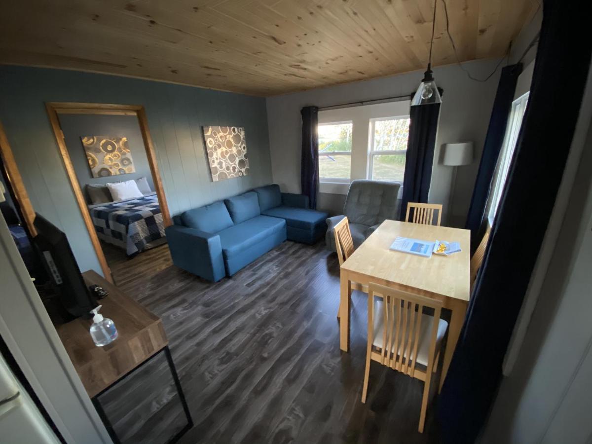The Pines Motel And Cottages Rustico Экстерьер фото
