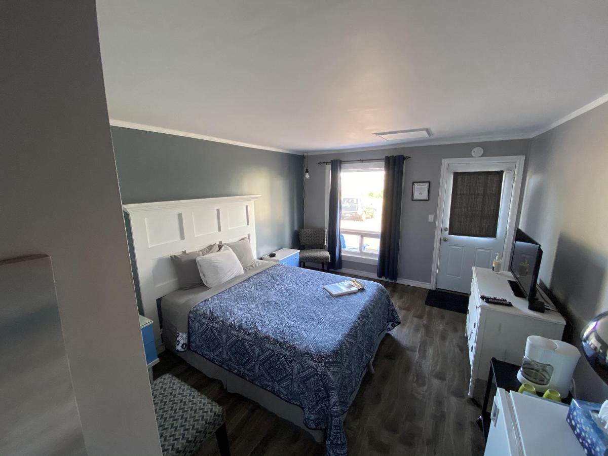 The Pines Motel And Cottages Rustico Экстерьер фото