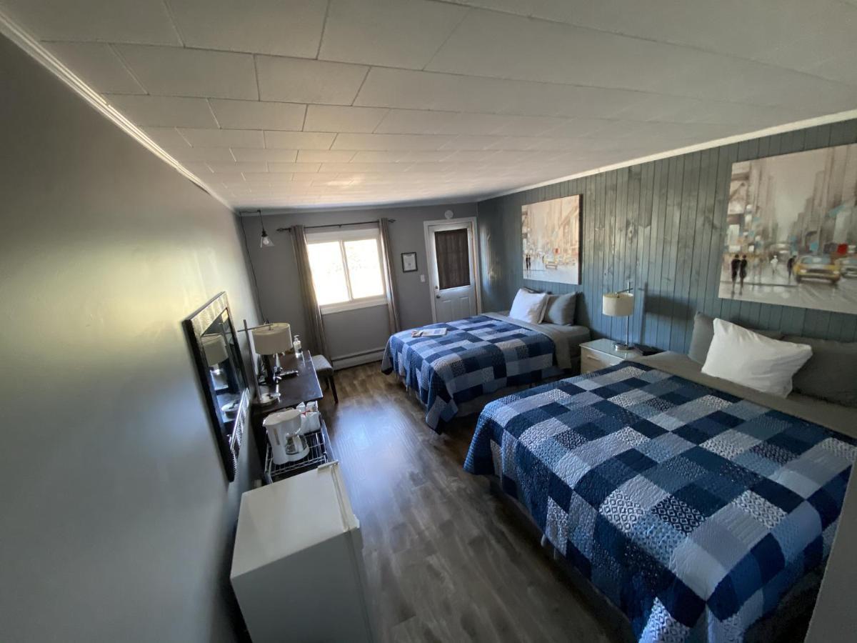 The Pines Motel And Cottages Rustico Экстерьер фото