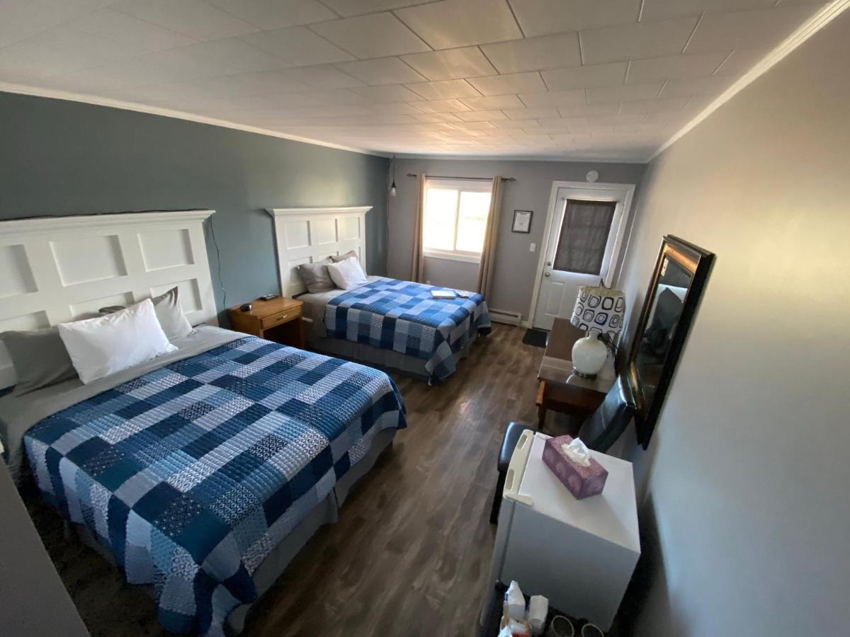 The Pines Motel And Cottages Rustico Экстерьер фото