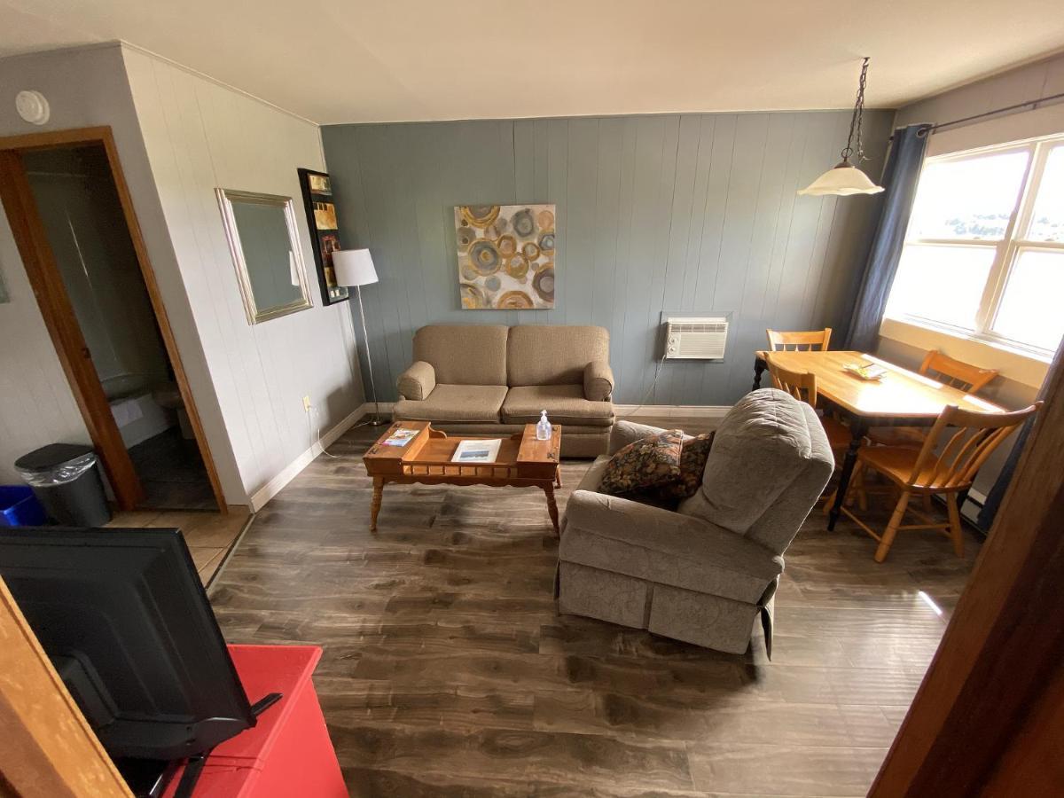 The Pines Motel And Cottages Rustico Экстерьер фото