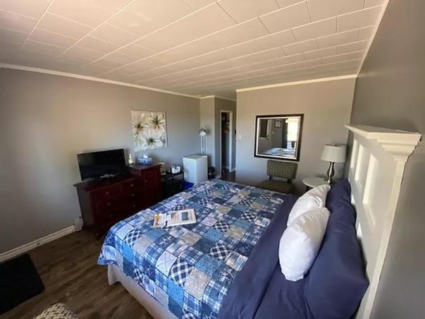 The Pines Motel And Cottages Rustico Экстерьер фото